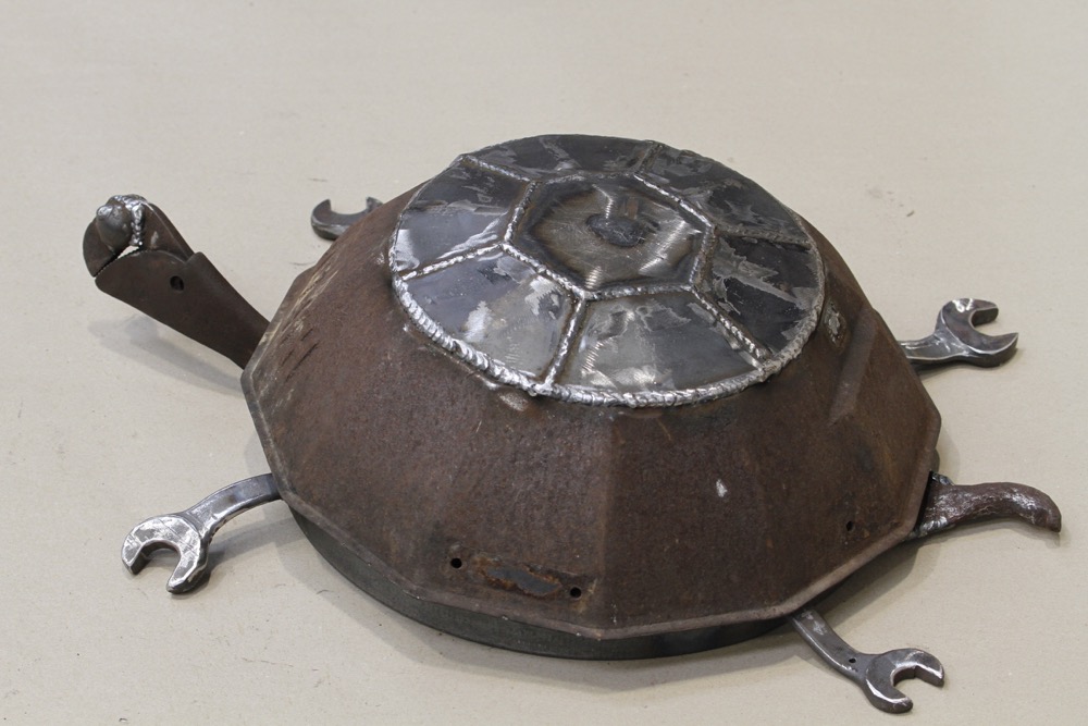 Bushy Creek Playspace, Reclaimed steel objects